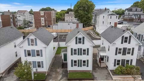 16 Rantoul St, Beverly, MA 01915 photo 2