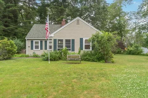 307 Wood St, Halifax, MA 02338