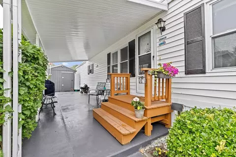 28 Dots Ln, Onset, MA 02558 photo 2