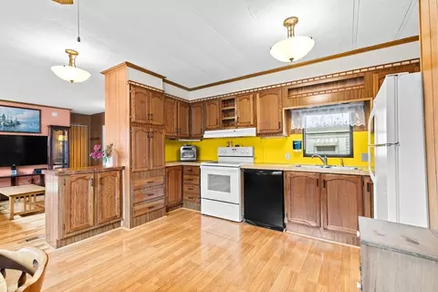 28 Dots Ln, Onset, MA 02558 photo 10