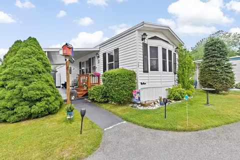 28 Dots Ln, Onset, MA 02558