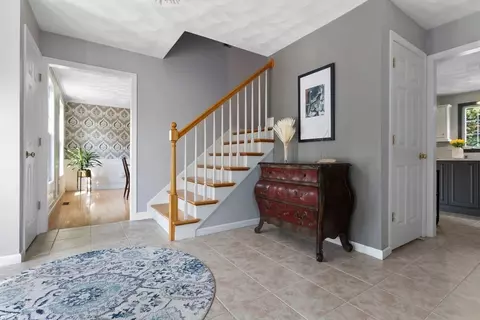 8 Harrison Cir, Rowley, MA 01969 photo 4