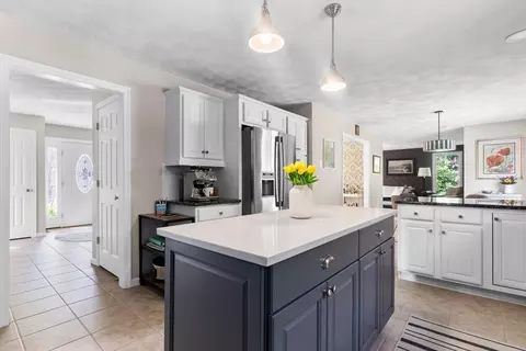 8 Harrison Cir, Rowley, MA 01969 photo 9