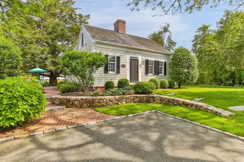 51 Shattuck Pl, Chatham, MA 02633