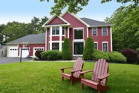 21 Hunt Dr, Stoughton, MA 02072