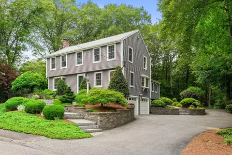 15 Fairview Dr, Southborough, MA 01772