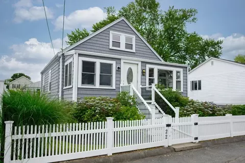 22 E, Hull, MA 02045