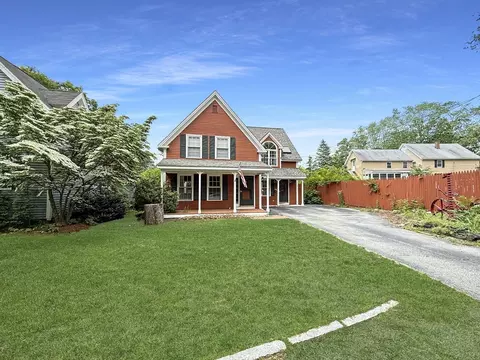14 Putnam Ave, Chelmsford, MA 01824