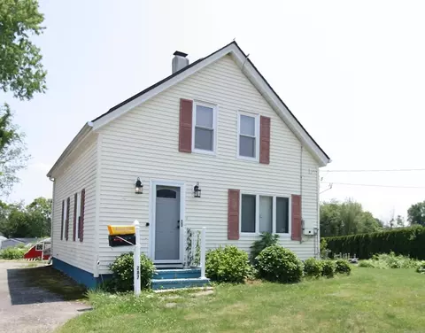 287 Bark St, Swansea, MA 02777