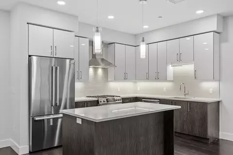 124 Highland Ave #304, Somerville, MA 02143