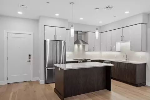 124 Highland Ave #104, Somerville, MA 02143