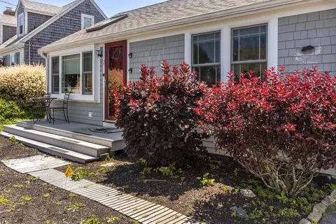 2 Feake Ave, Sandwich, MA 02563
