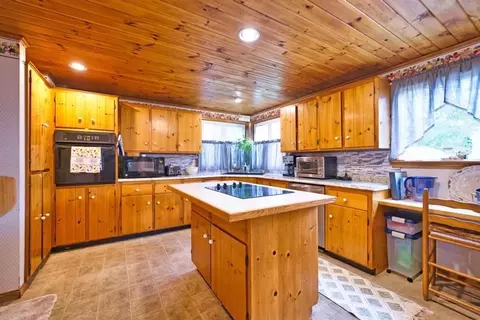 633 Charles St, Fall River, MA 02724 photo 20