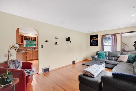 Living - 122 Brookside Cir, Springfield, MA 01129 photo 1 of 1