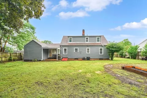 Exterior - 122 Brookside Cir, Springfield, MA 01129 photo 13 of 14