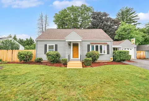122 Brookside Cir, Springfield, MA 01129