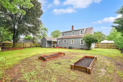 Exterior - 122 Brookside Cir, Springfield, MA 01129 photo 8 of 14