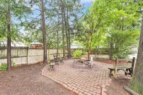 Exterior - 122 Brookside Cir, Springfield, MA 01129 photo 9 of 14