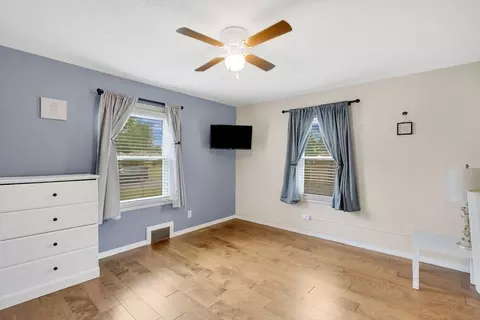 Bedroom - 122 Brookside Cir, Springfield, MA 01129 photo 3 of 6
