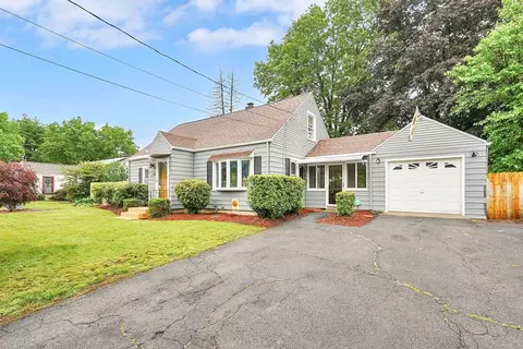 Exterior - 122 Brookside Cir, Springfield, MA 01129 photo 3 of 14