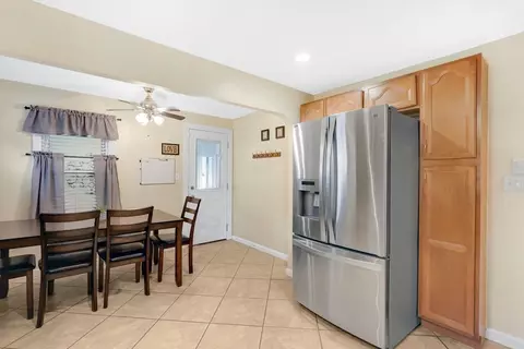 Other - 122 Brookside Cir, Springfield, MA 01129 photo 2 of 10