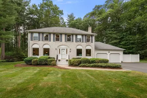 67 Flanagan Dr, Framingham, MA 01701