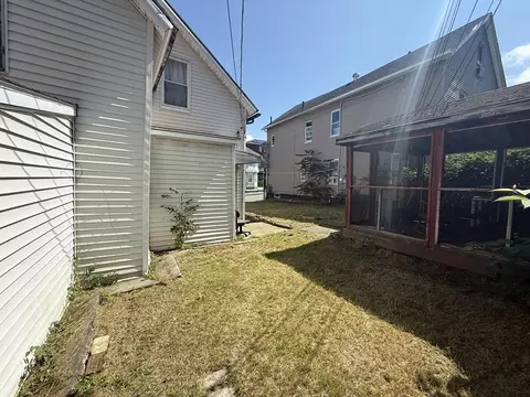 64 Suffolk St, Worcester, MA 01604 photo 4