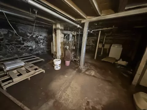 64 Suffolk St, Worcester, MA 01604 photo 21