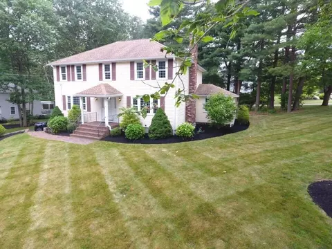 74 Checkerberry Rd, Abington, MA 02351