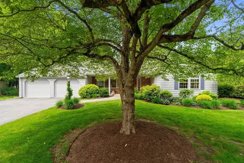 11 Minola, Lexington, MA 02421