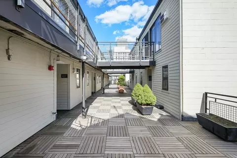 12 Stoneholm #621, Boston, MA 02115