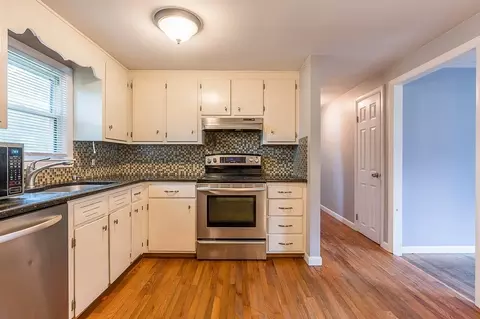 3 Sears Ave, Webster, MA 01570 photo 4