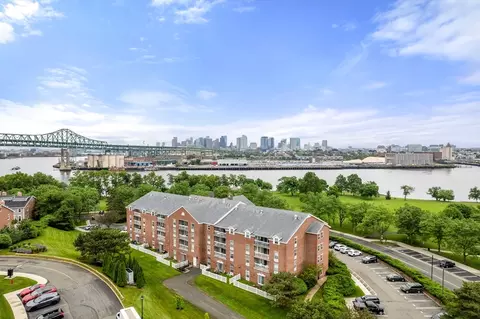160 Commandants Way #401, Chelsea, MA 02150