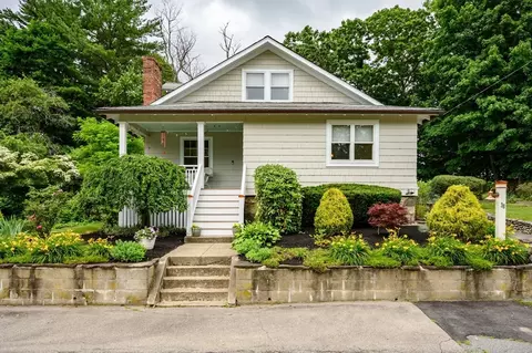 38 Maplewood Ave, Holbrook, MA 02343