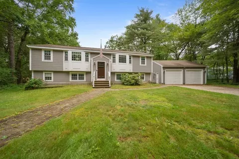 80 East St, Pepperell, MA 01463