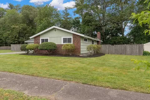 3 Mark Rd, Beverly, MA 01915