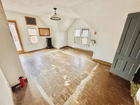 205 Saint James Ave, Springfield, MA 01109 photo 10
