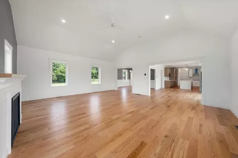 Living - 93 East St, Upton, MA 01568 photo 2 of 3