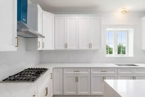 Kitchen - 93 East St, Upton, MA 01568 photo 8 of 9