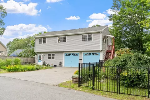 4 Fiske Ave, Chelmsford, MA 01863