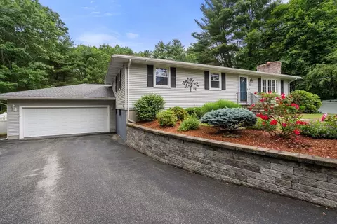423 Grove St, Reading, MA 01867
