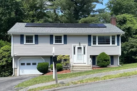 31 Dix Rd Ext, Woburn, MA 01801