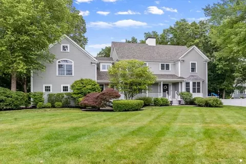 3 Rosewood Ln, Hingham, MA 02043