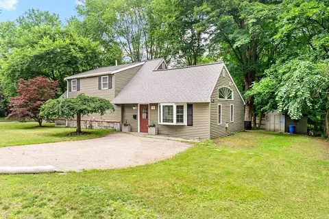 93 Mill St, Natick, MA 01760
