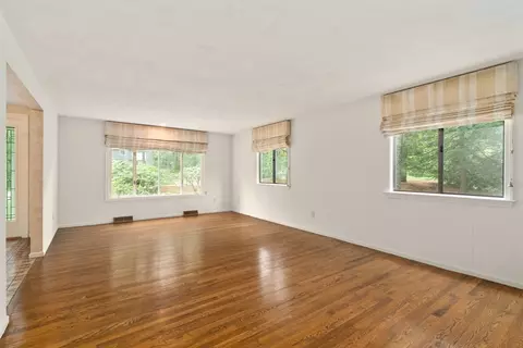 18 Juniper Ln, Framingham, MA 01701 photo 15