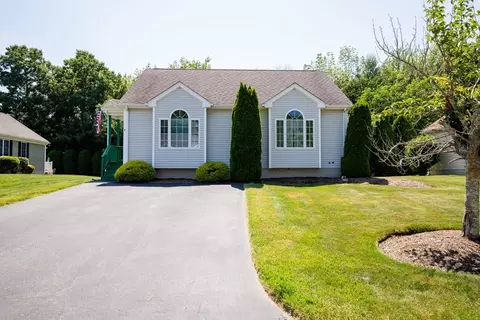 8 Rodeo Dr, East Bridgewater, MA 02333