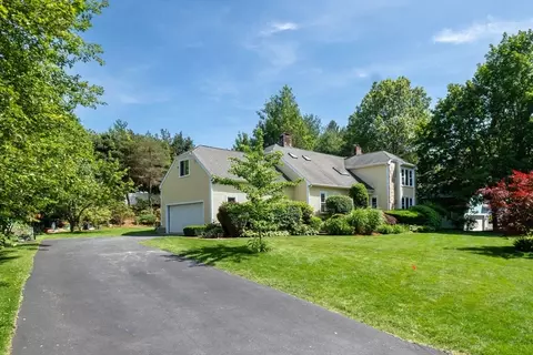 4 Fieldstone Dr, Winchester, MA 01890