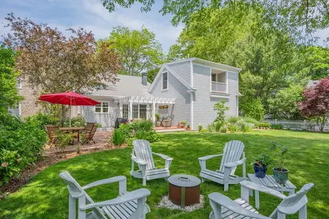5 Putnam Ave, Cotuit, MA 02635 photo 3