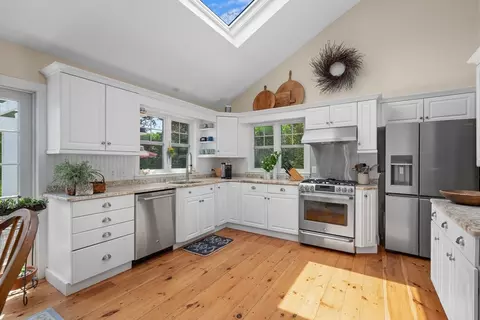 5 Putnam Ave, Cotuit, MA 02635 photo 12