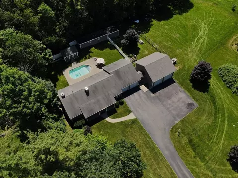 895 Dennison Dr, Southbridge, MA 01550